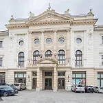 Tranquil Danube Escape Buda Hills Serenity 布达佩斯
