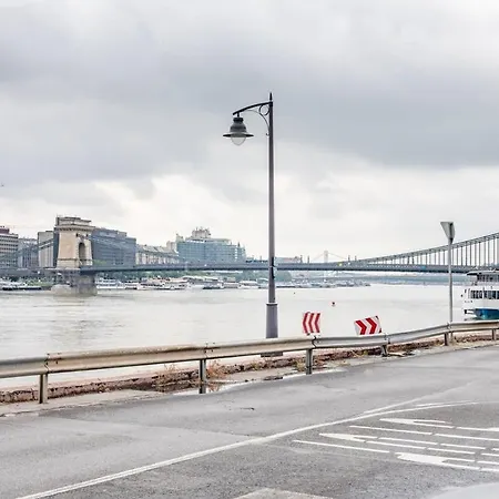 Διαμέρισμα Tranquil Danube Escape Buda Hills Serenity