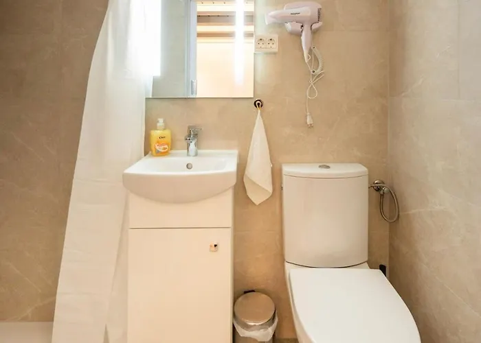 Tranquil Danube Escape Buda Hills Serenity * 부다페스트