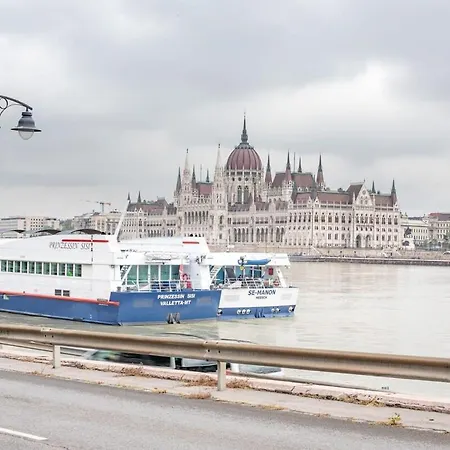 Tranquil Danube Escape Buda Hills Serenity *