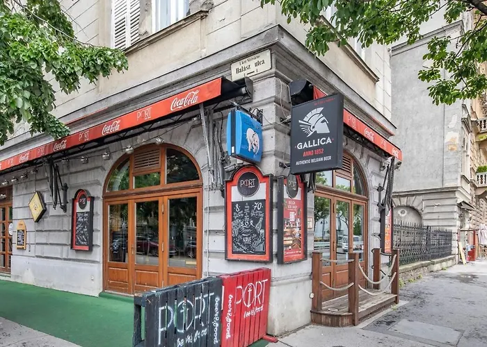 Tranquil Danube Escape Buda Hills Serenity Apartament